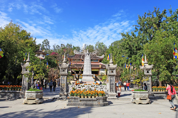 芽莊龍山寺