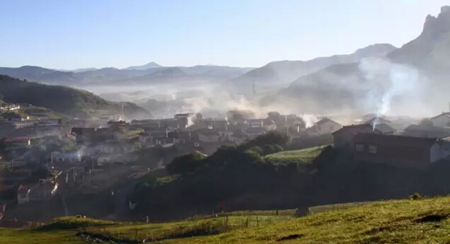 前往郎木寺路途都是震撼景色